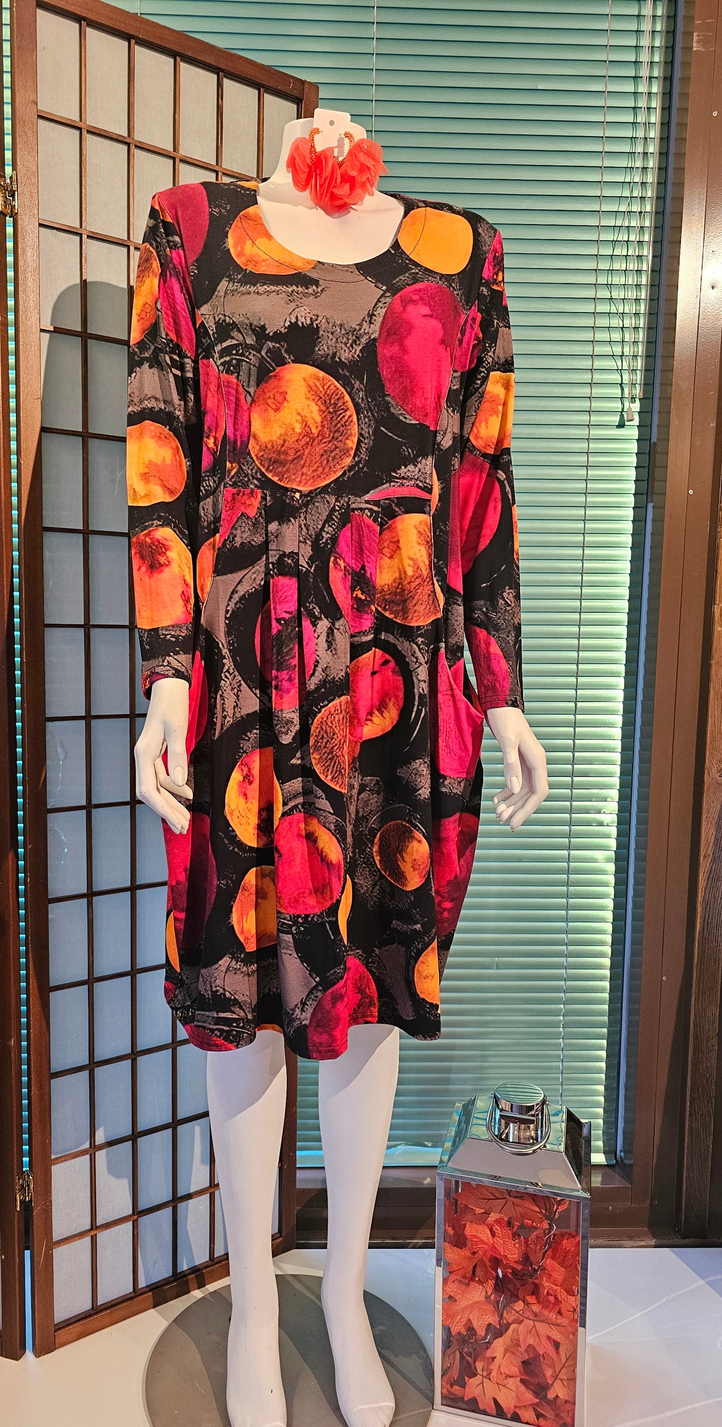 Värikäs mekko