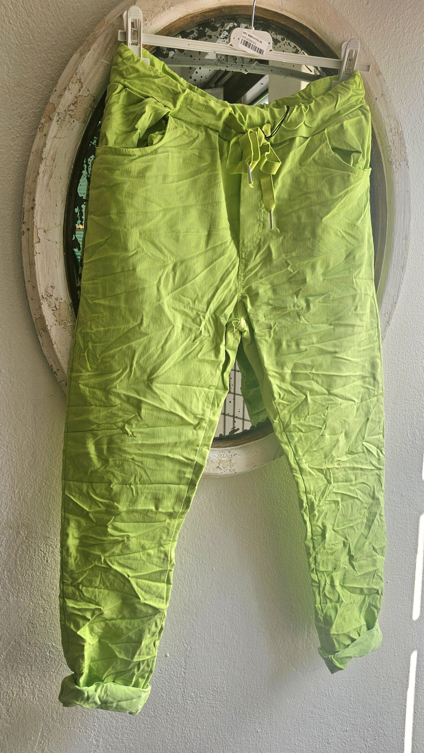 Joustohousut monta väriä