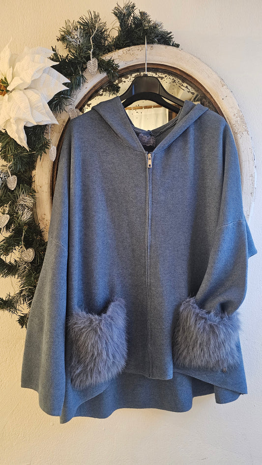 Hupullinen neuletakki