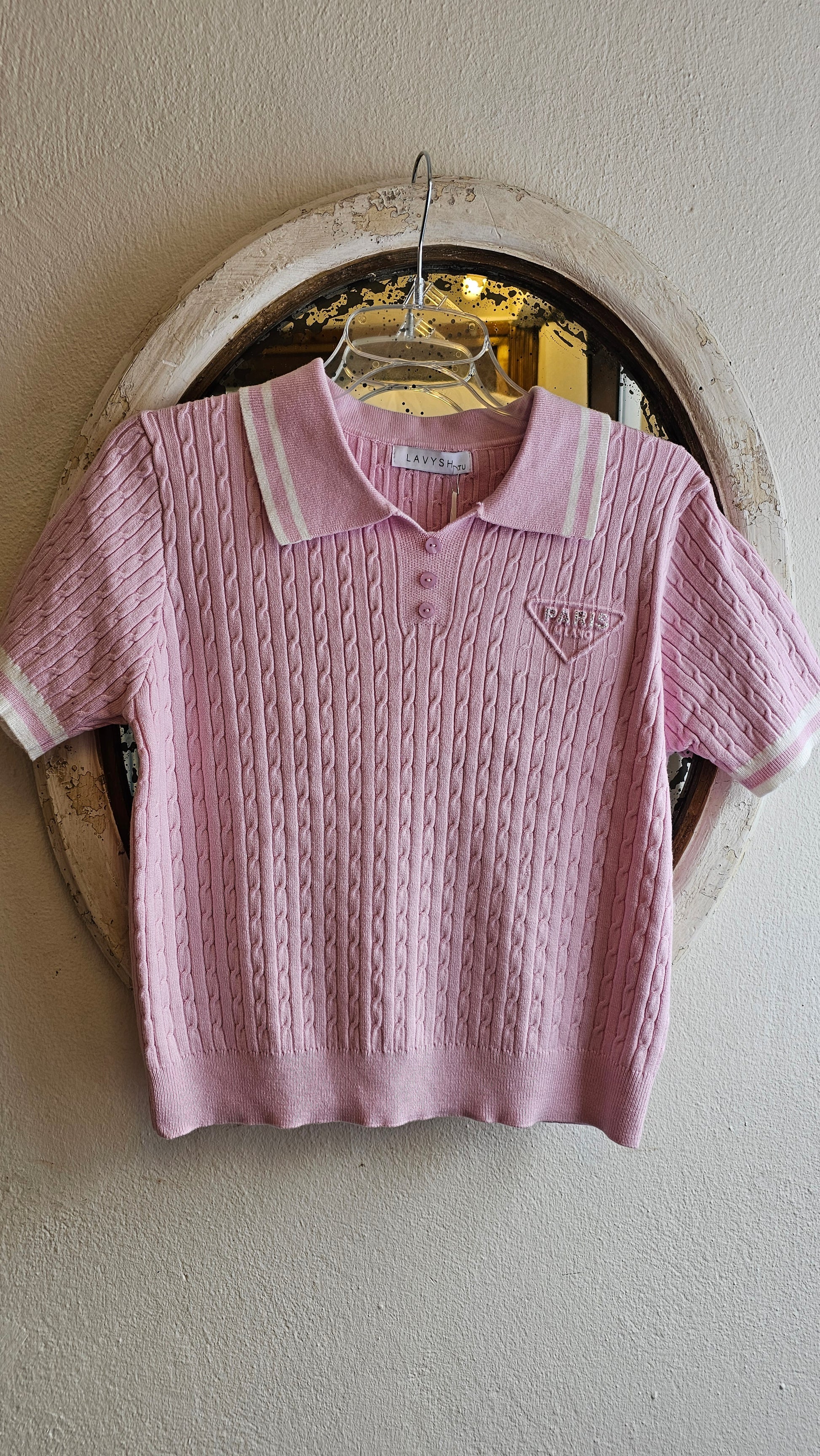 Vaaleanpunainen paita