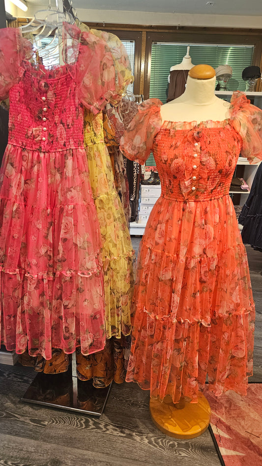 Keltainen mekko. Pinkki mekko. Sifonki mekko.