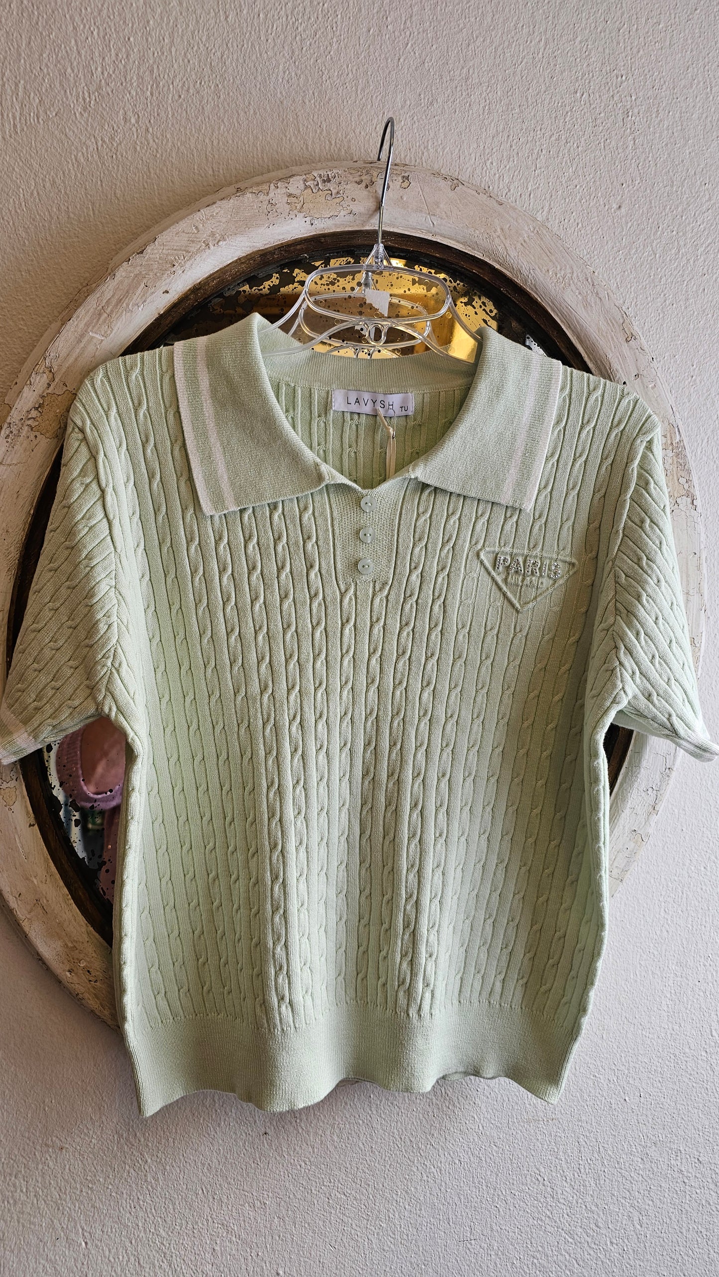 Kauluksellinen neule