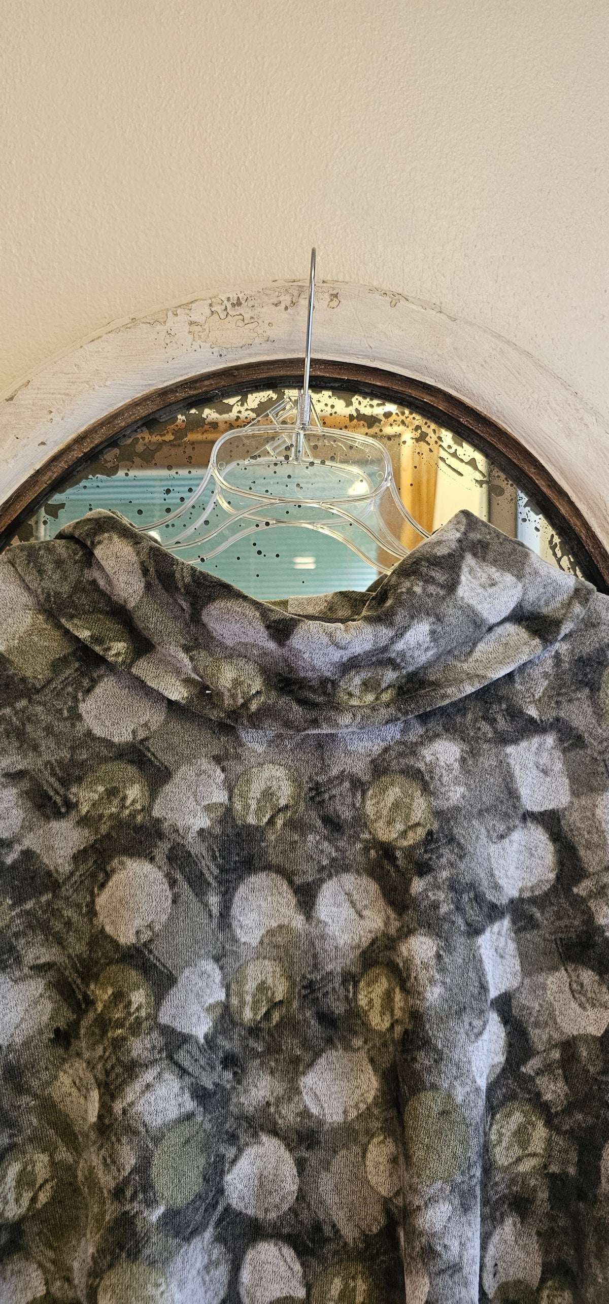 vihertävä neulospusero