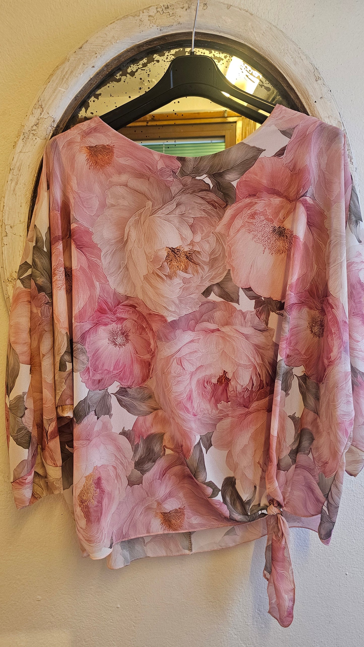 Kukkapusero kolme väriä