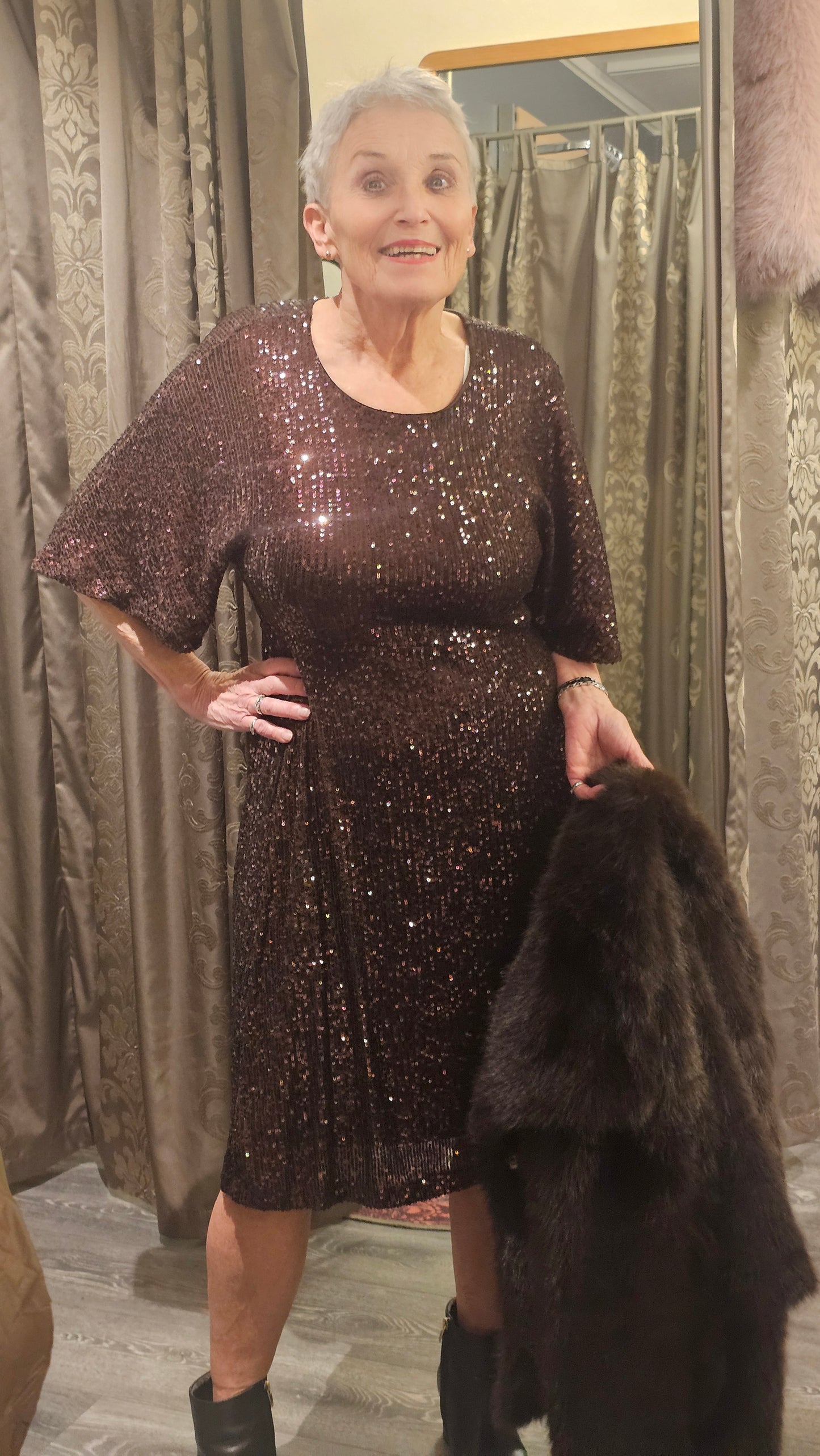 Paljettimekko ruskea