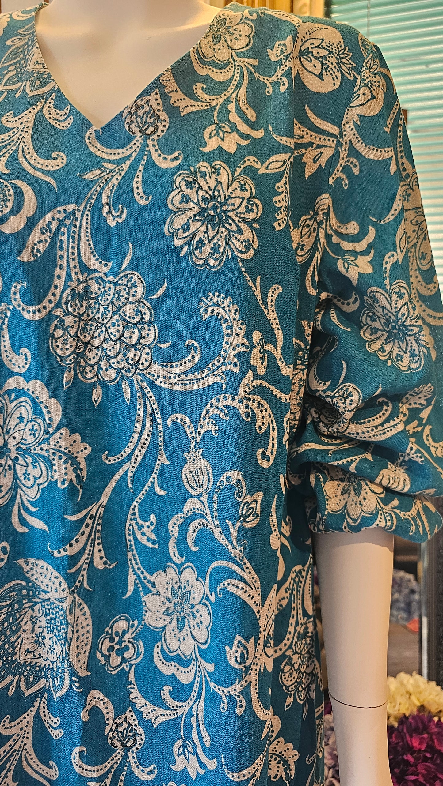 Turkoosi maximekko