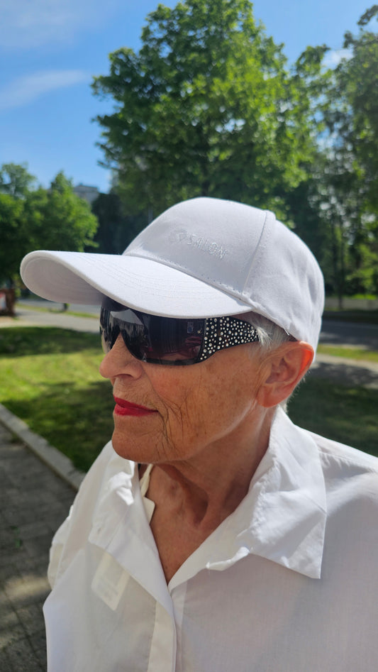 Lippalakki valkoinenpunainen,oliivin vihreä. Baceball lakki. Lippis.