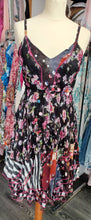 Lataa kuva Galleria-katseluun, Angelica-mekko lyhyt malli.